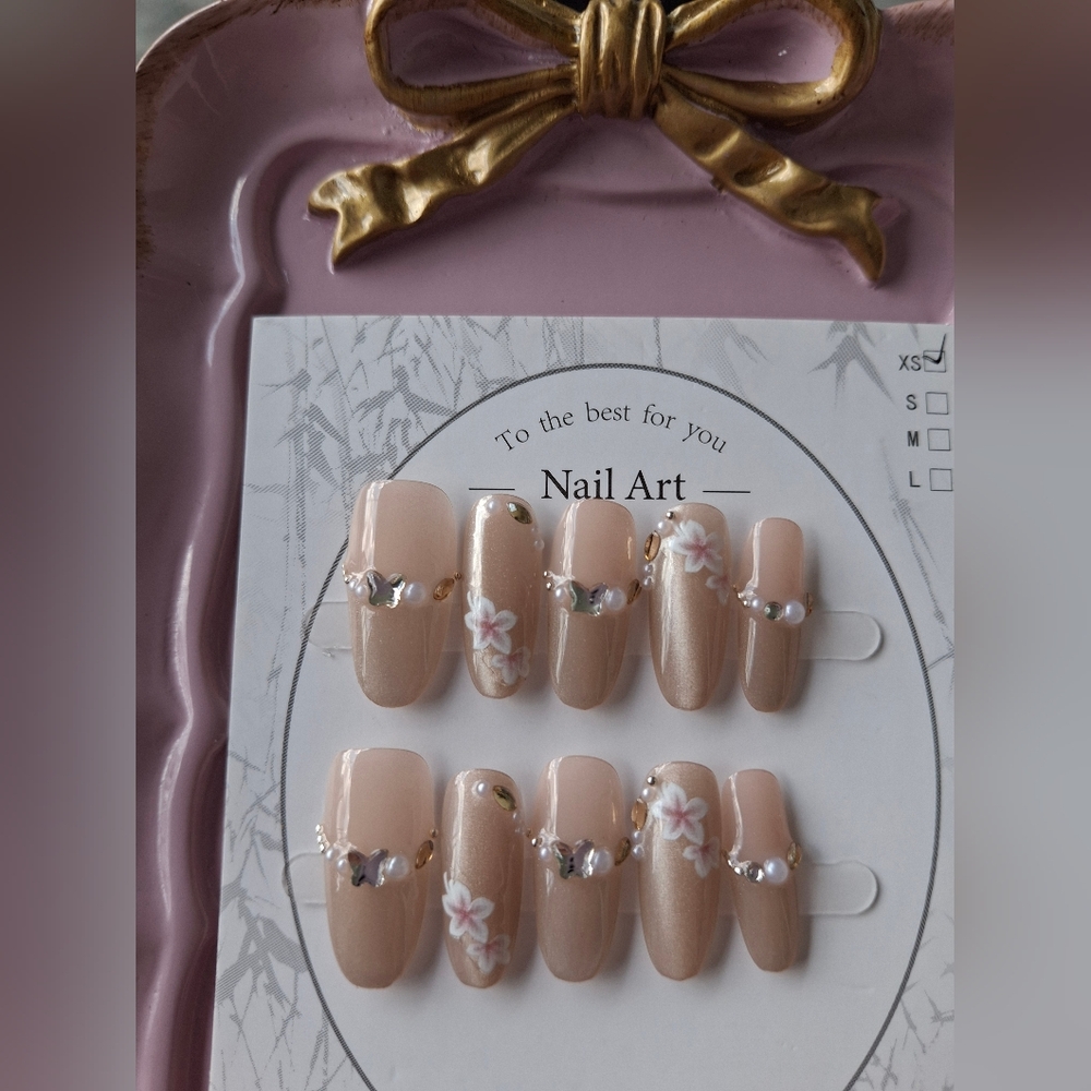 Chic Floral Press-On Nails - Tan and Gold Size XS Extra Small